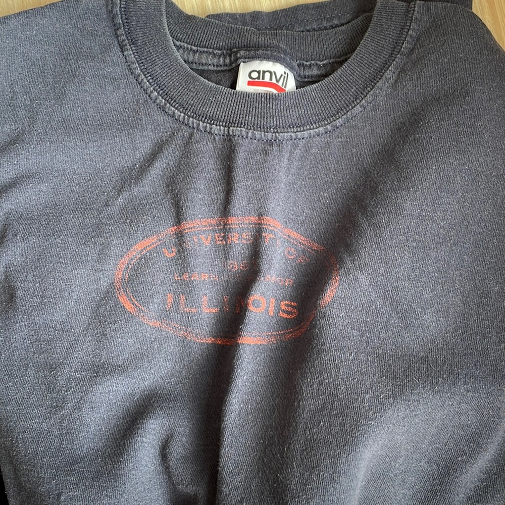 University of Illinois tee shirt size small